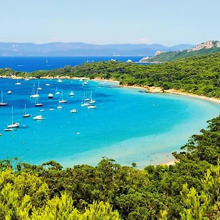 Lägenhetshotell Pierre & Le Hameau De La Pinede Hyères