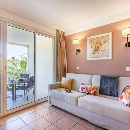 Apart Otel Pierre & Le Hameau De La Pinede 3*
