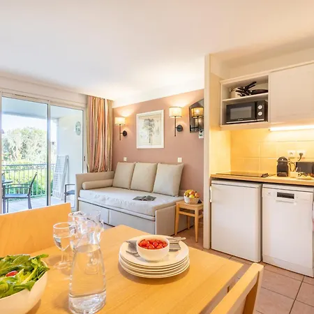 Apart Otel Pierre & Le Hameau De La Pinede