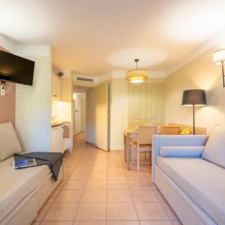 Pierre & Le Hameau De La Pinede Hyères