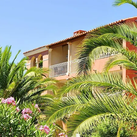 Pierre & Le Hameau De La Pinede Apart Otel Hyères