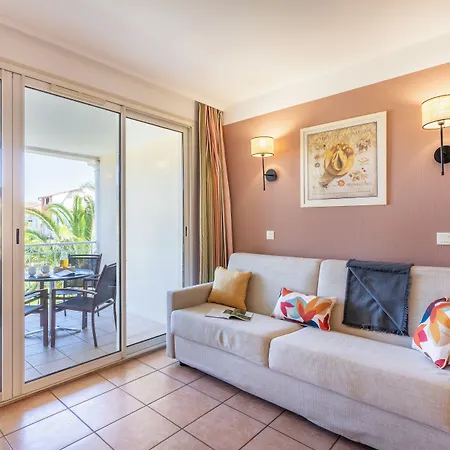 Pierre & Le Hameau De La Pinede Lägenhetshotell