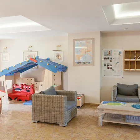 Apart Otel Pierre & Le Hameau De La Pinede 3*