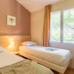 Pierre & Le Hameau De La Pinede Lejlighedshotel Hyères