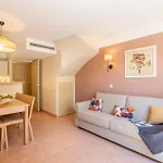 Pierre & Le Hameau De La Pinede 3* Hyères