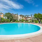 Lejlighedshotel Pierre & Le Hameau De La Pinede