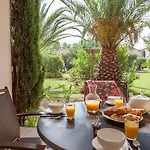 Lejlighedshotel Pierre & Le Hameau De La Pinede 3*