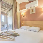 Lejlighedshotel Pierre & Le Hameau De La Pinede 3*