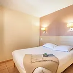 Pierre & Le Hameau De La Pinede Lejlighedshotel