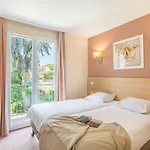 Pierre & Le Hameau De La Pinede Lejlighedshotel
