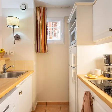 Apartmanhotel Pierre & Le Hameau De La Pinede 3*