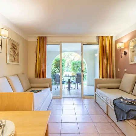 Apart-hotel Pierre & Le Hameau De La Pinede