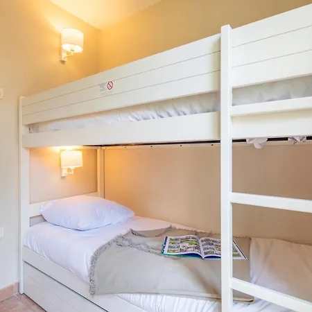 Pierre & Le Hameau De La Pinede Apart-hotel 3*