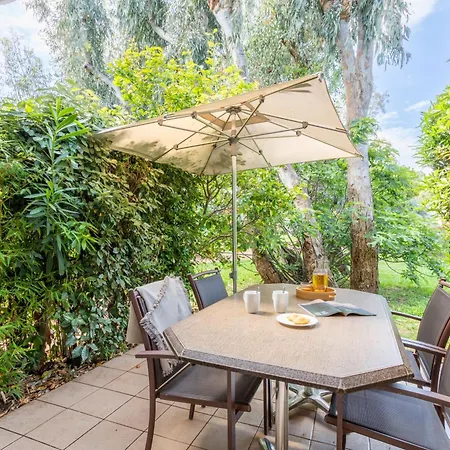 Apartmanhotel Pierre & Le Hameau De La Pinede