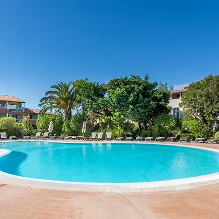 Pierre & Le Hameau De La Pinede Hyeres