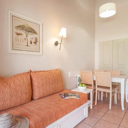 شقة فندقية Pierre & Le Hameau De La Pinede Hyères