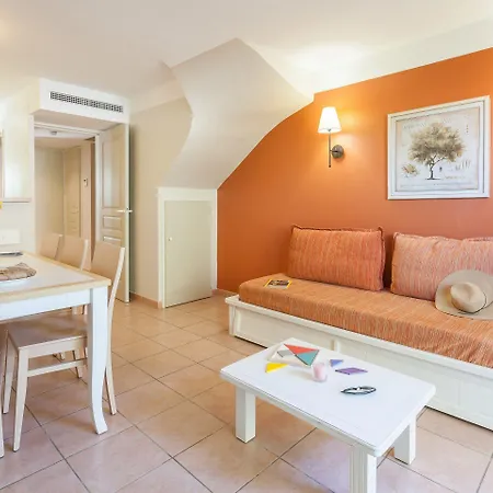 Aparthotel Pierre & Le Hameau De La Pinede