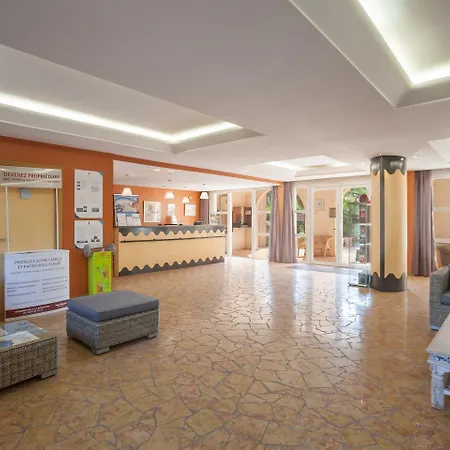Pierre & Le Hameau De La Pinede Aparthotel 3*