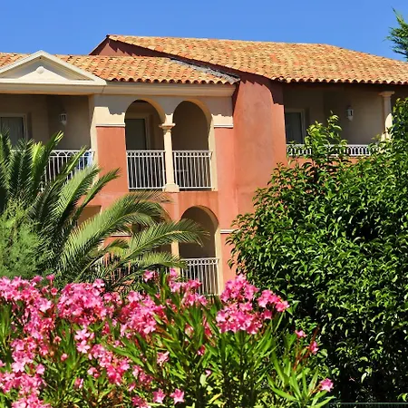 Pierre & Le Hameau De La Pinede