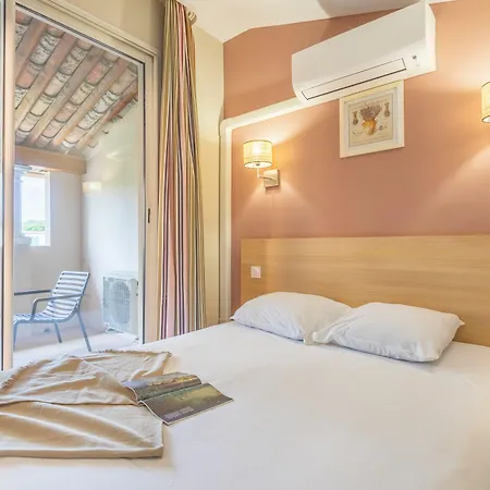 شقة فندقية Pierre & Le Hameau De La Pinede 3*