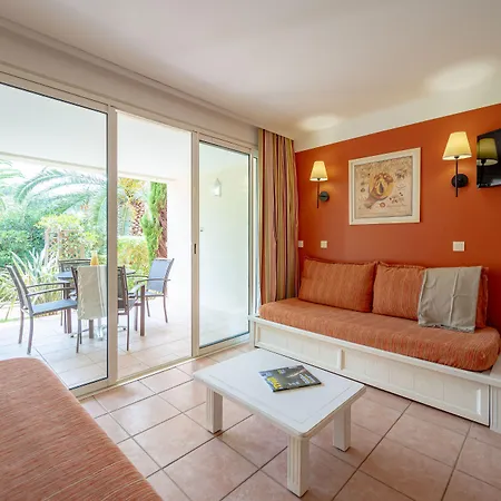 Pierre & Le Hameau De La Pinede Apartmanhotel