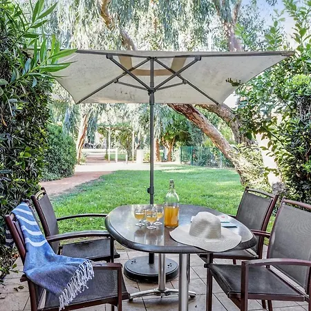 Pierre & Le Hameau De La Pinede Apartmanhotel 3*