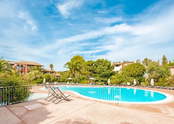 Apart Otel Pierre & Le Hameau De La Pinede