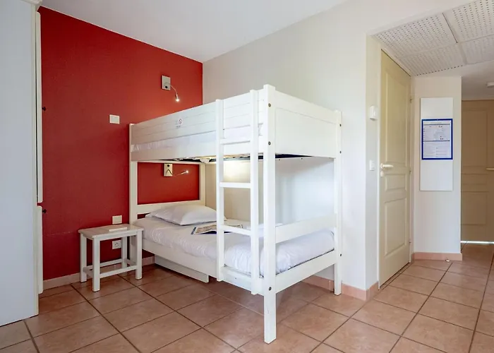 Pierre & Le Hameau De La Pinede Apart Otel 3*