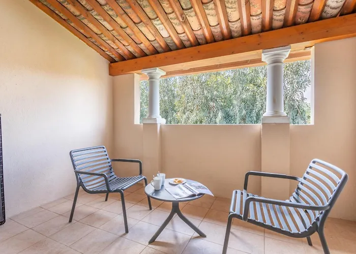 Pierre & Le Hameau De La Pinede Hyères