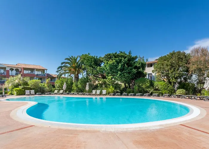 Pierre & Le Hameau De La Pinede Hyères