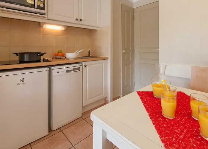 מלון דירות Pierre & Le Hameau De La Pinede