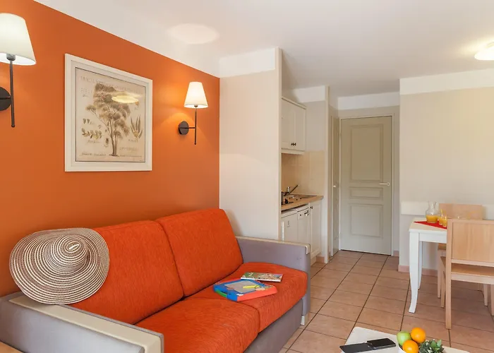 Apart Otel Pierre & Le Hameau De La Pinede Hyères