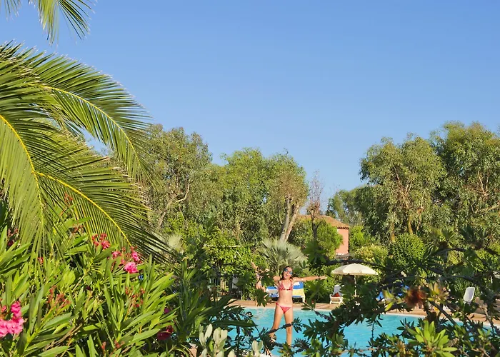 Apart Otel Pierre & Le Hameau De La Pinede