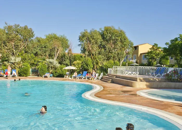 Pierre & Le Hameau De La Pinede הייר