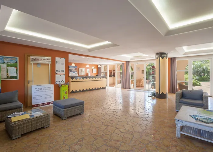 Pierre & Le Hameau De La Pinede Apart Otel 3*