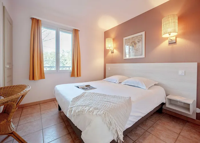 מלון דירות Pierre & Le Hameau De La Pinede